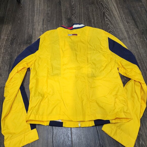 Vintage Women's Tommy Hilfiger Flag Yellow Cropped Rain Jacket Windbreaker - Picture 3 of 3